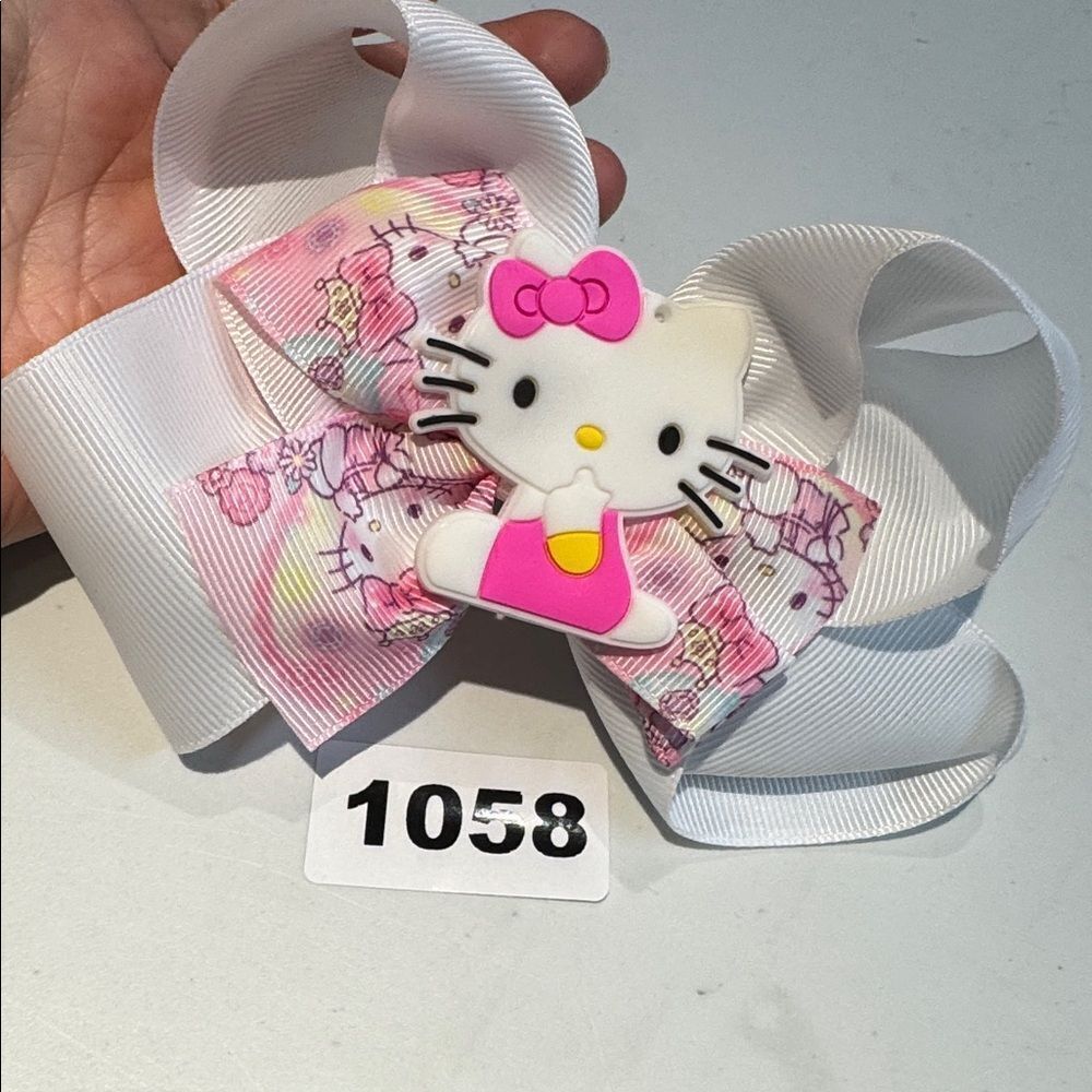 1058 White Color Hello Kitty Hair‎ Bow Alligator Clip